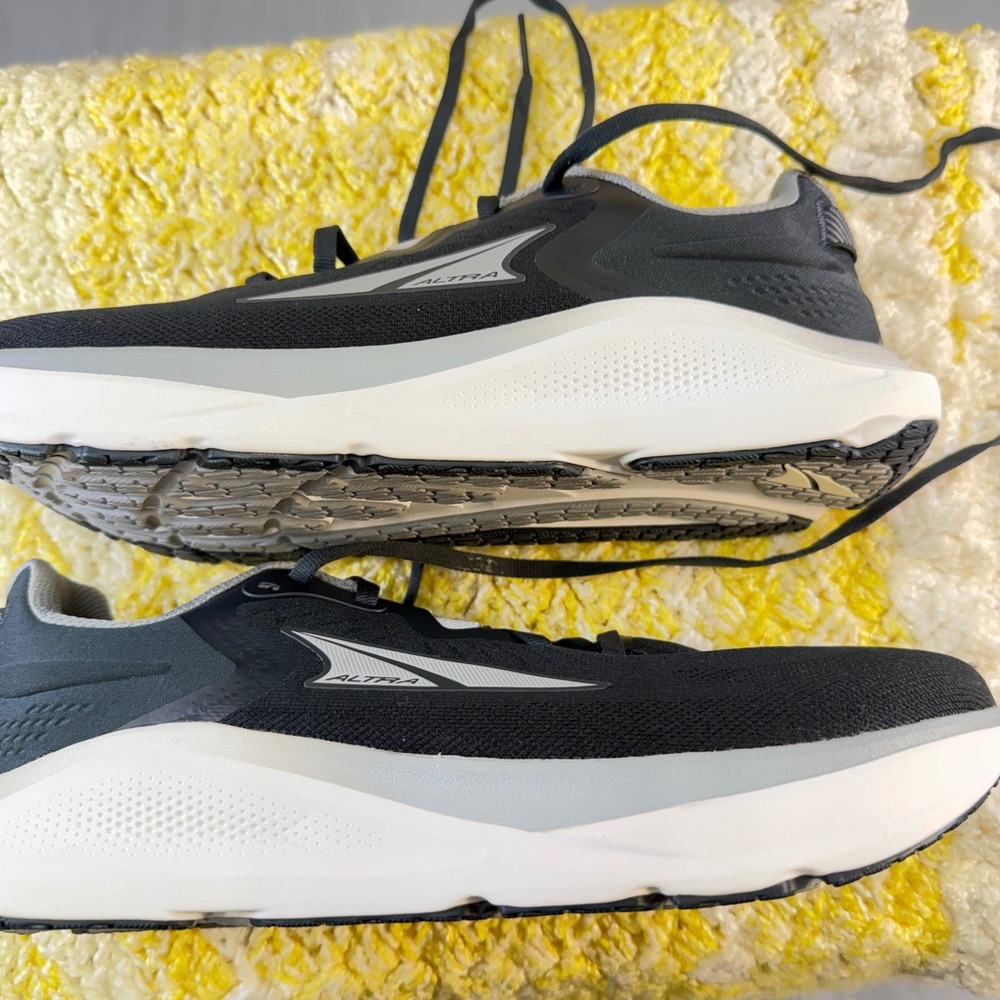 Altra GuideRail women's Running Shoes Black Grey Size 11.5 super nice new - Picture 8 of 16